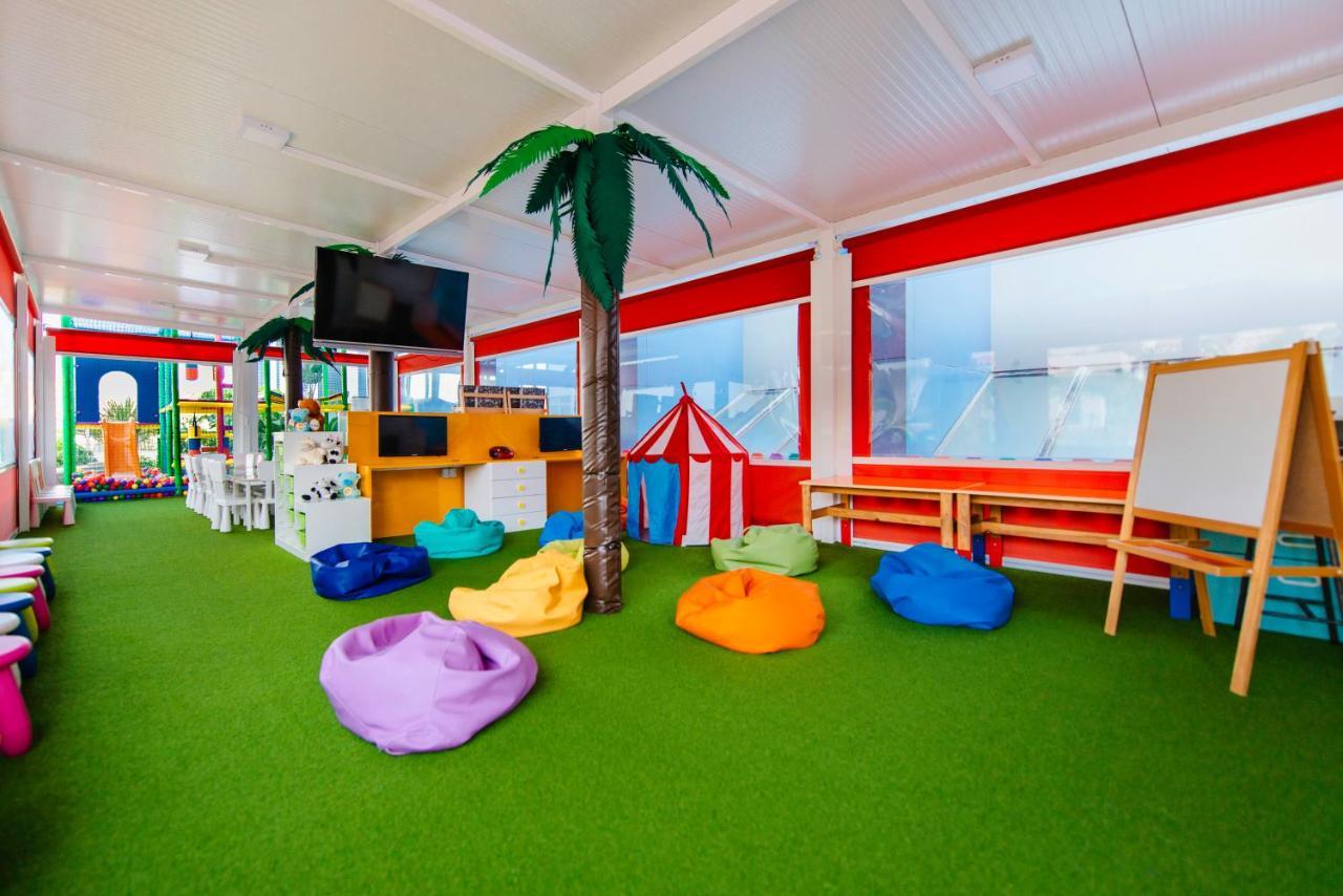 Paradise Park Fun Lifestyle Hotel